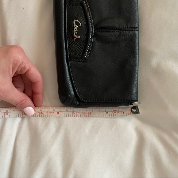 Black leather authentic Coach wristlet purse - Picture 7 of 9
